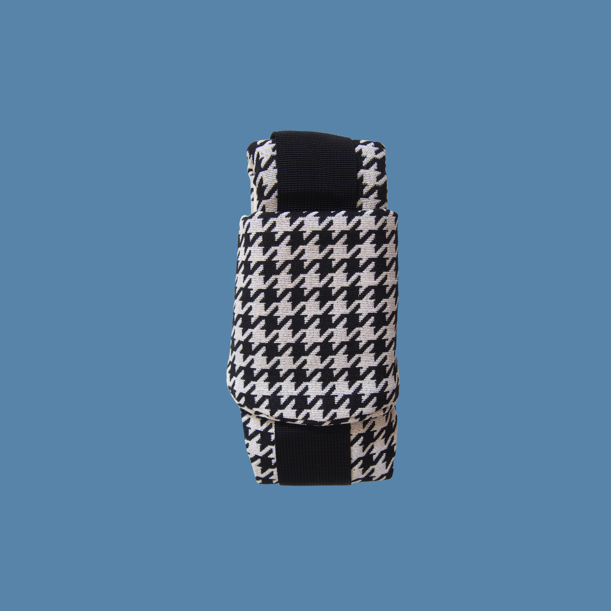 Houndstooth Carrier